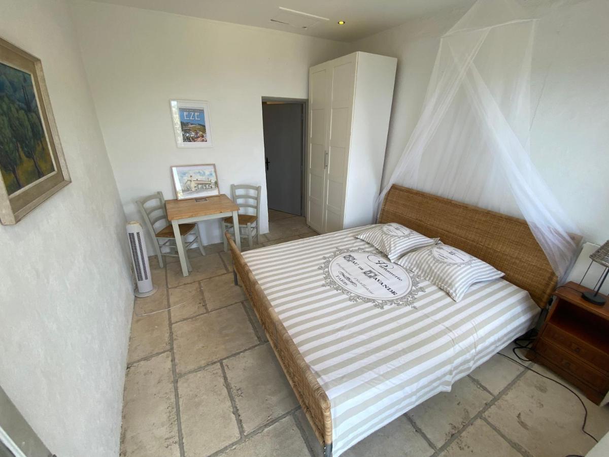 Auberge De La Croix Du Pape Èze Buitenkant foto